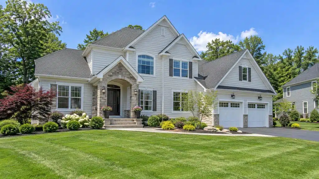 Freshly washed clean house siding in New Jersey